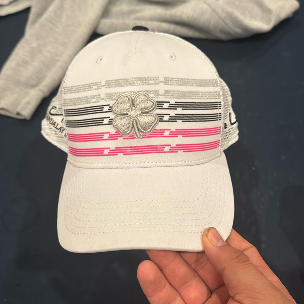 Live lucky golf hat